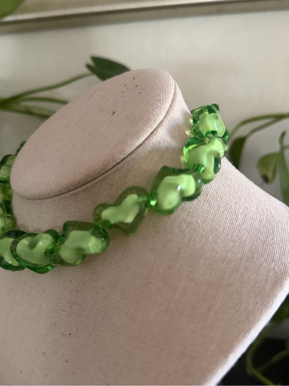 Vintage Chunky Green Lucite Heart Link Statement Necklace - Picture 3 of 4